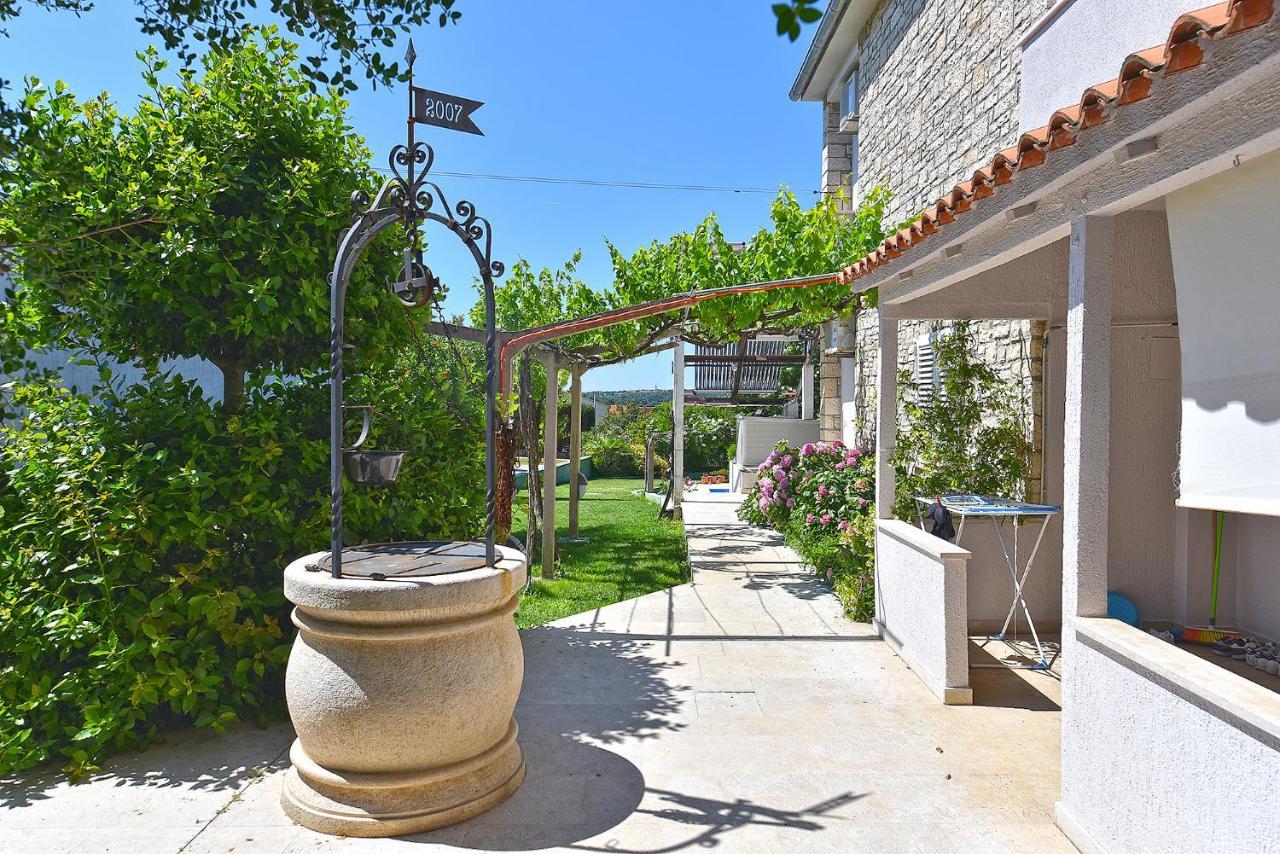 Double Room With Pool 2261 Medulin Exterior photo